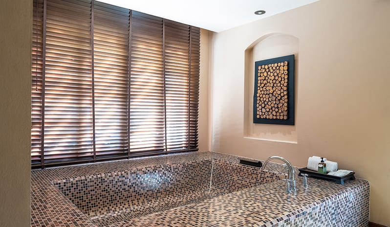 Le Vimarn - Premier Classic  Hillside  Bathtub